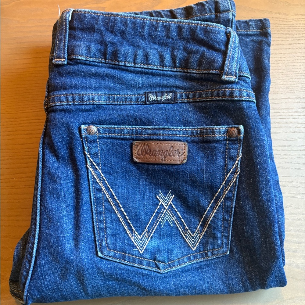 Wrangler Women's Dark Blue Boot Cut Jeans with Signature Pocket Stitching 11x36
